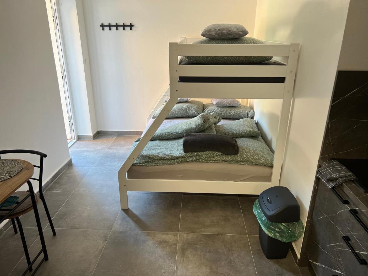 Hobiti Apartman - Bilbo Černá v Pošumaví Extérieur photo
